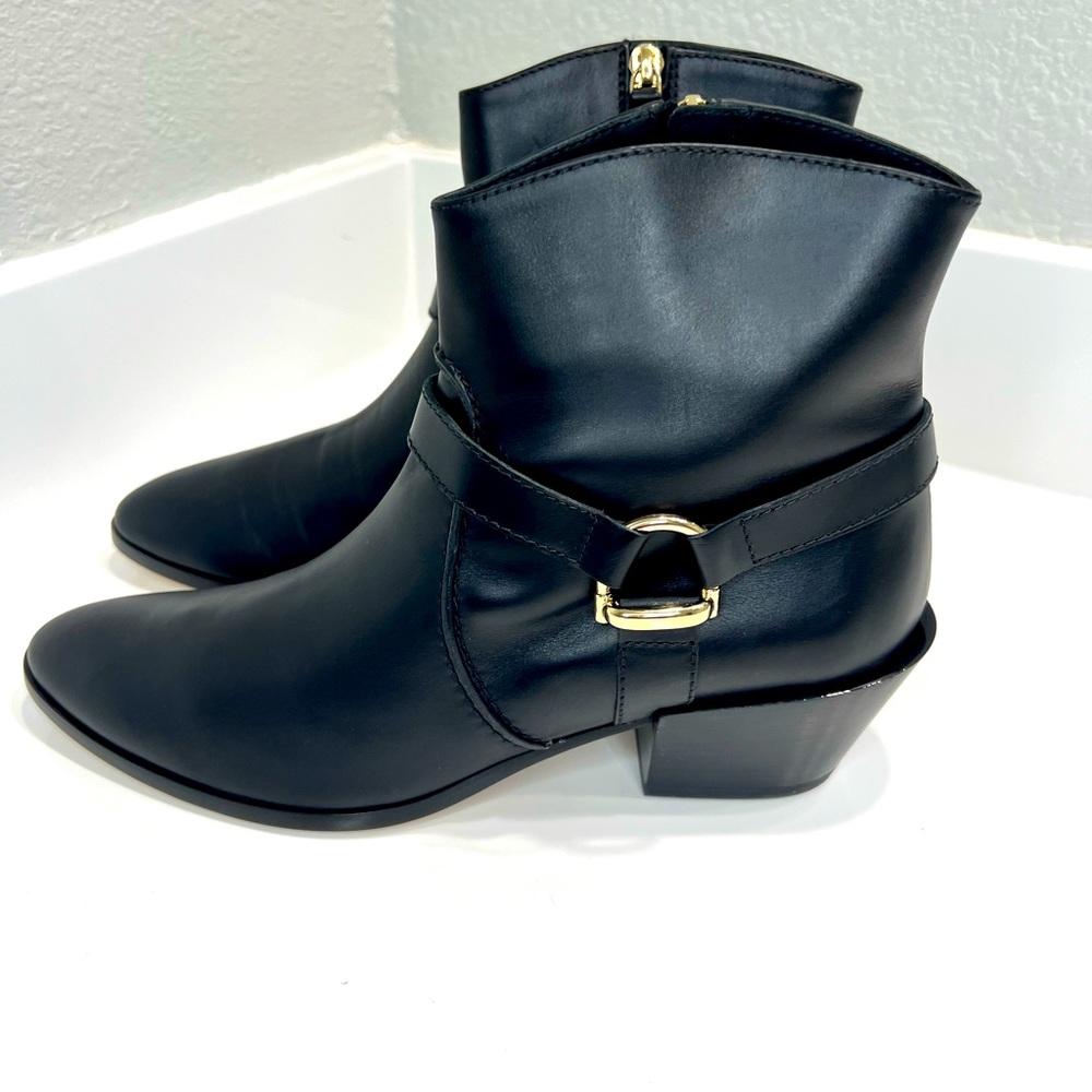 Tod’s Tex Ankle Booties
